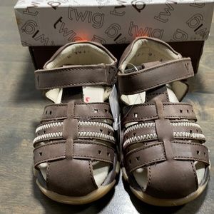 NWT Twig Boys Eddie Brown Leather Size EUR 20 Shoes